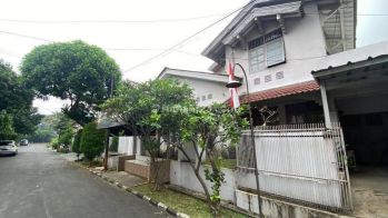Rumah 2 Lantai di Bintaro dekat Pembangunan Jaya, Tangerang Selatan