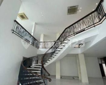Dijual Luxury Rumah di Menteng