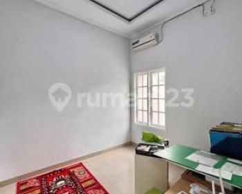 Rumah ready siap huni carport bisa 2 mobil lokasi strayegis