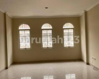 Disewa Ruko Cordoba 4 lantai dengan harga termurah
