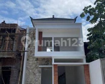 Rumah di Tengah Kota Depok Akses Jalan Utama Dekat Tol