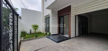Rumah baru apik cantik di cipinang jakarta timur Luas 206m2