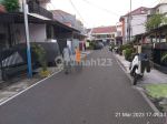 thumbnail-dijual-rumah-hitung-tanah-saja-di-kampung-ambon-kayu-putih-2