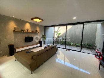 Dijual Rumah Minimalis Modern Strategis di Istana Regency Bandung