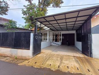 Di jual cepat Rumah di jalan utama jagakarsa dengan tanah luas