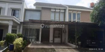 Rumah Rapi, ada taman belakang di Feronia Park, Alam Sutera