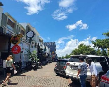 Dijual Ruko Gandeng Hadap Jalan, Strategis, di South Goldfinch