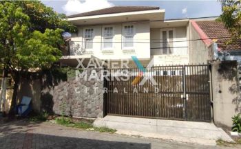 Rumah Simpang Darmo Permai Selatan Lingkungan Asri