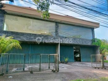 Ruang Usaha Cocok Untuk Showroom Kantor di Ib Mantra, Gianyar