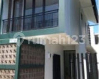 Rumah minimalis scandinafian di buah batu