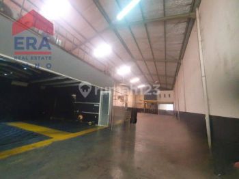 Jarang Ada Dijual Gudang Bizpark Lebar Muka 12 Meter, Bandung