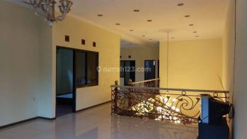 Rumah Buah Batu Regensi