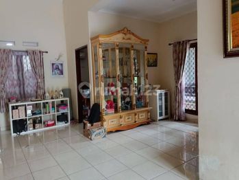 Dijual Cepat Rumah Luas di Aralia Harapan Indah 2 Bekasi