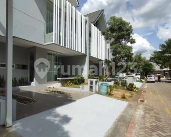 Rumah baru dan siap huni di area Discovery Bintaro Jaya