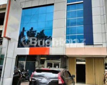 RUKO KEBAYORAN LAMA 3.5 LANTAI LOKASI PREMIUM DENGAN ZONA KOMERSIAL BEBAS BANJIR