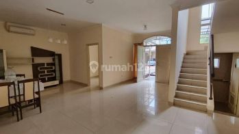 Rumah PIK 2 Lantai Siap Huni Bagus