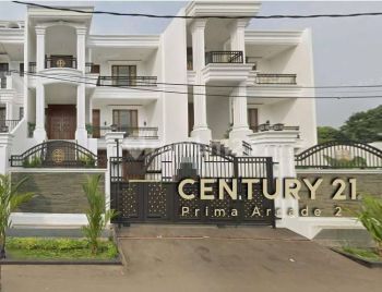 Rumah Mewah Ada Swim Pool Di Larangan Tangerang Rn12393