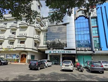 Ruko Gandeng tiga baru di jembatan tiga jakarta