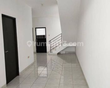 Rumah di Jalan pendengkolan cengkareng