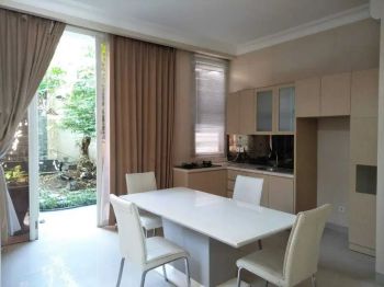 Rumah Blok Terdepan di Graha Famili Hitung Tanah Only