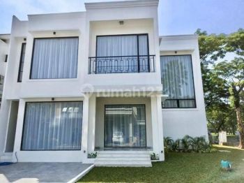 Rumah bagus bangun mandiri dipusat bsd dekat mall dan toll