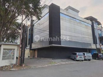 Disewakan Ruko Raya Jemursari Strategis Pojok. 3,5 Lantai