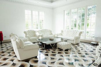 Lift Rumah Ebony Golf Pik