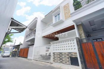 Hunian Mewah 2 Lantai Jagakarsa Full Renovasi Free Biaya Kpr