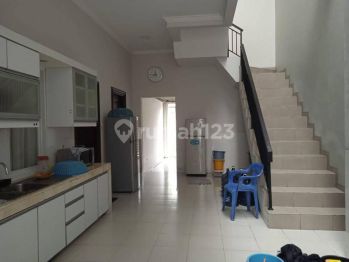 Dijual Rumah Megah Simpel Bangunan Kokoh