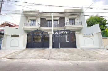 Dijual Rumah 2 Lantai Dengan Design Yang Modern Brandnew duren Sawit Jakarta