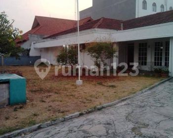 Rumah Luas di Cempaka Putih Jakarta Pusat