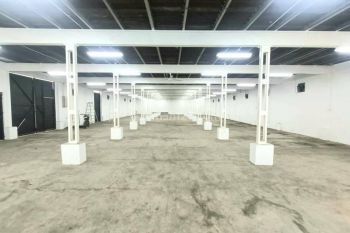 Garasi Mobil Ex Premium Car, Lokasi Strategis di Mt. Haryono