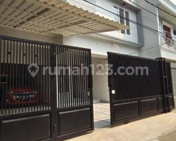Rumah dijual di Tebet Timur Jakarta Selatan LUAS BARU hrg MURAH