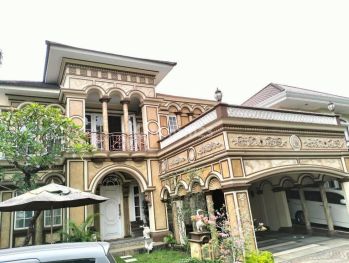 Dijual Rumah Mewah Design Klasik Modern di The Green Bsd