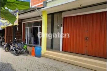 RUKO GANDENG HADAP JALAN RAYA