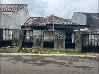 Jual Rumah Hitung Tanah, Bangunan Lama
