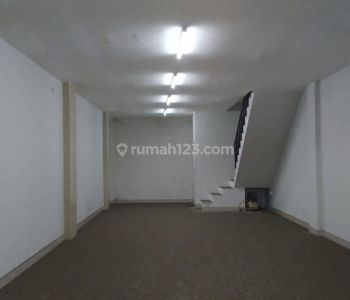 Disewakan Ruko 3lantai Pinggir Jalan Raya Kalimalang Bekasi
