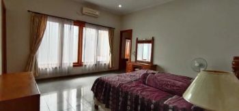 DISEWAKAN RUMAH CANTIK (SIAP HUNI) POOL DI PONDOK INDAH JAKARTA SELAT