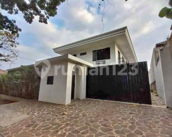 Rumah MEWAH Pinggir Jalan Raya Telagabodas Semarang Dekat AKPOL