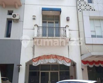 Disewa Ruko Lokasi Strategis di Pondok indah, Jakarta Selatan
