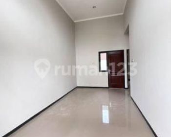 Rumah di Rungkut upn SHM Baru Tenggara ready