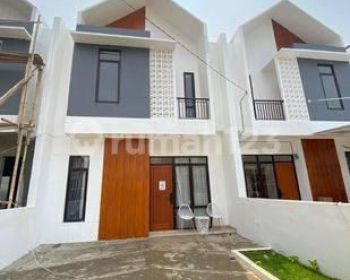 Hunian modern 2lantai strategi akses dekat jalan raya