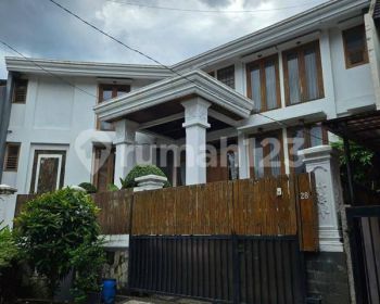 Rumah Bagus Split Level Dan Kolam Renang di Sektor 9 Bintaro Tangerang Selatan