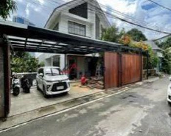 Rumah Mewah Ada Lift Dan Kolam Renang Halaman Luas Kebayoran Baru