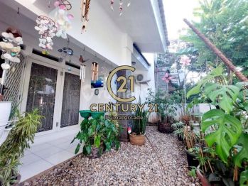 Rumah Asri Di Bintaro Jaya Sektor 9