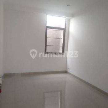 Rumah 2 Lantai Minimalis Siap Huni di Ciateul Bandung