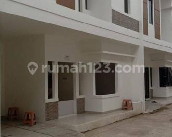 Dijual Rumah 2 Lantai Murah banget di Lubang Buaya Jaktim
