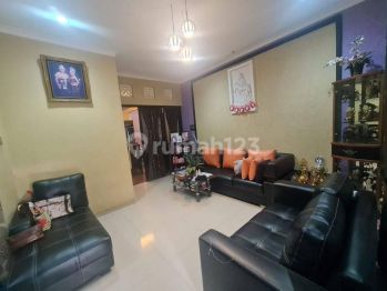 Rumah 2,5lantai Luas 8x16 Type 3kt Cluster Valeria Metland Cakung