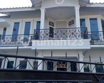 RUMAH MEWAH SIAP HUNI SEMI FURNISHED KOMPLEK PONDOK KELAPA DUREN SAWIT JAKARTA