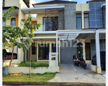 Dijual murah rumah 2 lantai di Wisteria Metland Cakung jakarta timur